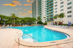 Apartment 2BR 2BTH - Free Parking